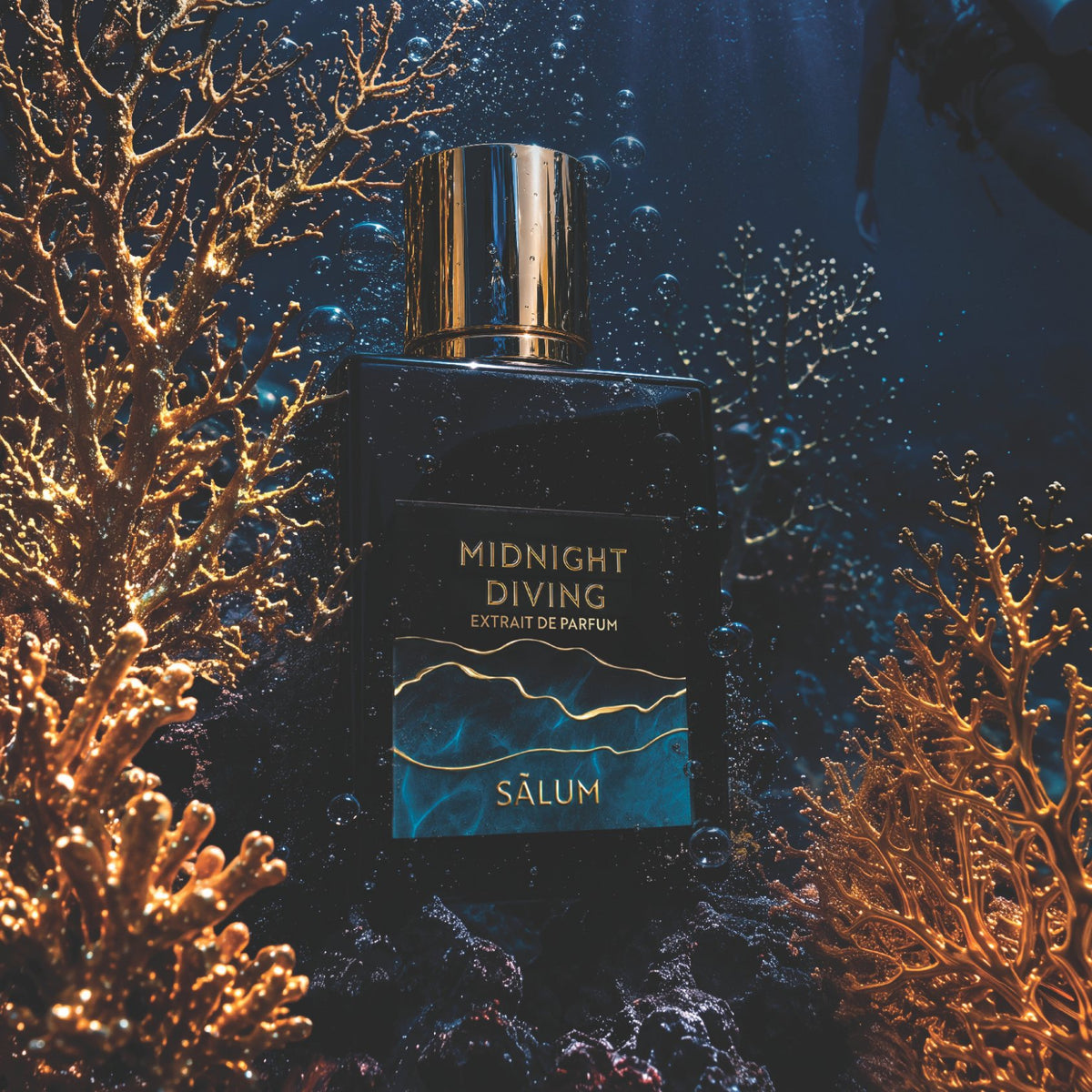 Midnight Diving Salum Parfums, flacone tra coralli sul fondale
